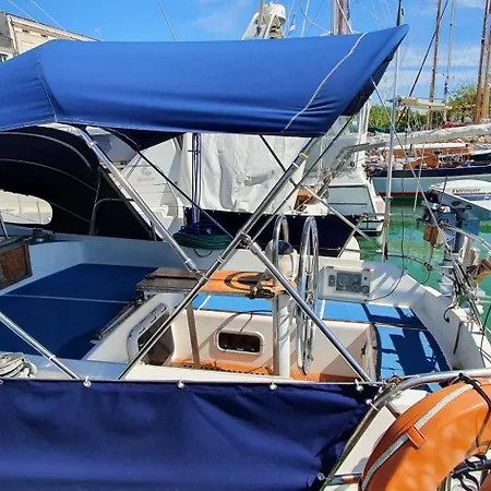 Insolite Pour Couple Idealement Situe En Centre Botel *