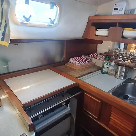 Insolite Pour Couple Idealement Situe En Centre Botel